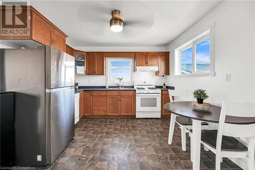 64031 Wellandport Road, Wainfleet, ON - Indoor Photo Showing Kitchen With Double Sink