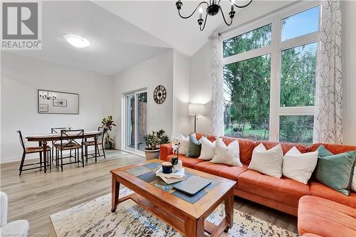 110 Fergus Ave Unit# 42, Kitchener, ON - Indoor Photo Showing Living Room