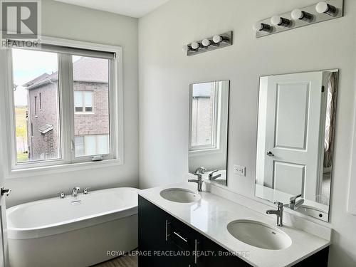 87 Schmeltzer Crescent, Richmond Hill, ON - Indoor Photo Showing Bathroom