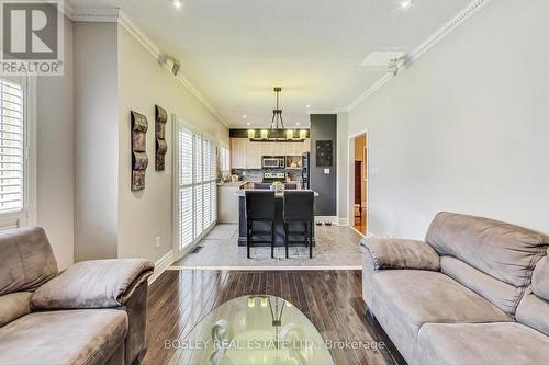 36 Pinecrest Street, Markham, ON - Indoor Photo Showing Living Room