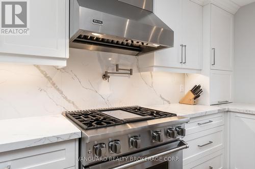 61 Belair Way, Vaughan, ON - Indoor Photo Showing Kitchen With Upgraded Kitchen