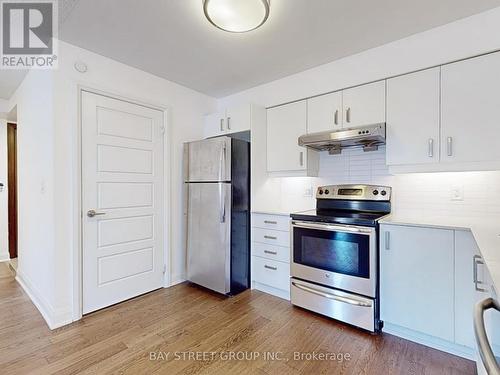 512 - 1 Uptown Drive, Markham, ON - Indoor Photo Showing Kitchen