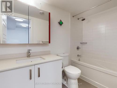 512 - 1 Uptown Drive, Markham, ON - Indoor Photo Showing Bathroom