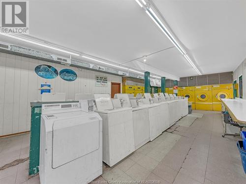 594 Janette Avenue, Windsor, ON - Indoor Photo Showing Laundry Room