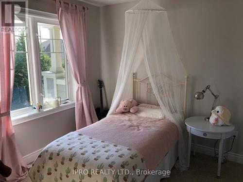 73 Savannah Crescent, Wasaga Beach, ON - Indoor Photo Showing Bedroom