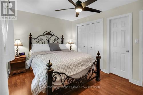 3345 Tallman Drive, Lincoln, ON - Indoor Photo Showing Bedroom