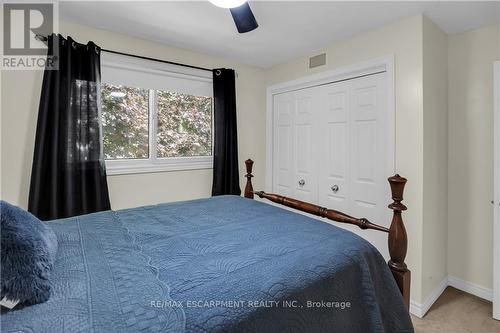 3345 Tallman Drive, Lincoln, ON - Indoor Photo Showing Bedroom