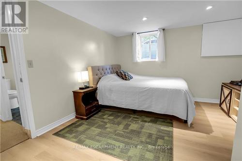 3345 Tallman Drive, Lincoln, ON - Indoor Photo Showing Bedroom