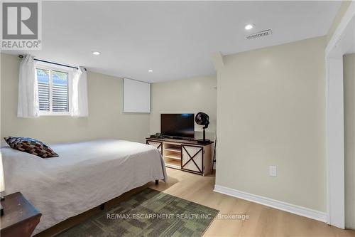 3345 Tallman Drive, Lincoln, ON - Indoor Photo Showing Bedroom