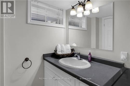 3345 Tallman Drive, Lincoln, ON - Indoor Photo Showing Bathroom