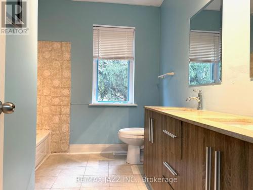 7290 Telephone Road, Hamilton Township, ON - Indoor Photo Showing Bathroom