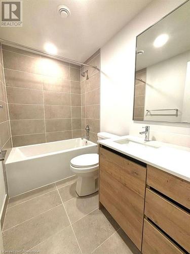 276 Dunsmure Road Unit# 1, Hamilton, ON - Indoor Photo Showing Bathroom