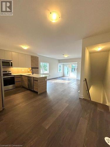 276 Dunsmure Road Unit# 1, Hamilton, ON - Indoor Photo Showing Kitchen