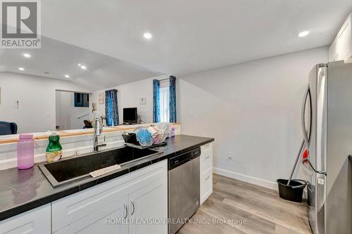 279 Darling Street, Brantford, ON - Indoor Photo Showing Kitchen