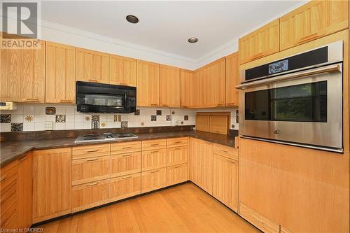 68 Barringham Drive, Oakville, ON - Indoor Photo Showing Kitchen