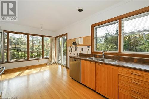 68 Barringham Drive, Oakville, ON - Indoor Photo Showing Kitchen With Double Sink