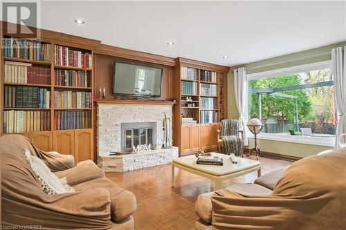 1106 Fieldstone Circle, Oakville, ON - Indoor Photo Showing Living Room With Fireplace