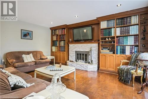 1106 Fieldstone Circle, Oakville, ON - Indoor Photo Showing Living Room With Fireplace