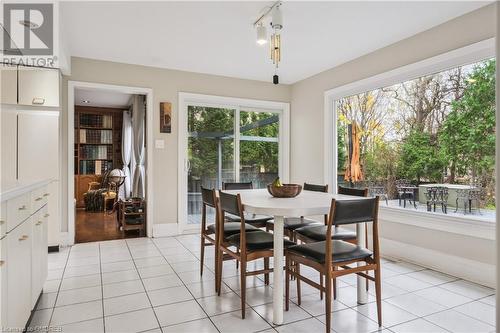 1106 Fieldstone Circle, Oakville, ON - Indoor Photo Showing Dining Room