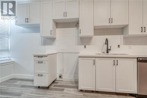 27 Grove Street, Hamilton, ON - Indoor Photo Showing Kitchen