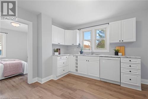 515 Deere Street, Welland, ON - Indoor Photo Showing Kitchen