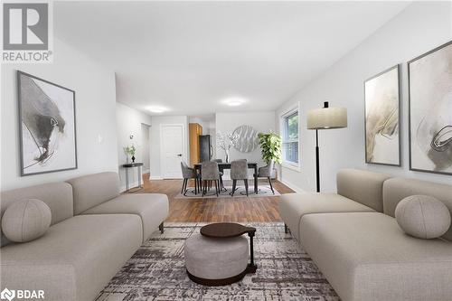 134 Country Lane, Barrie, ON - Indoor Photo Showing Living Room