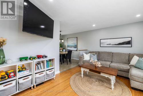 22 Shoniker Avenue, Quinte West, ON - Indoor Photo Showing Living Room