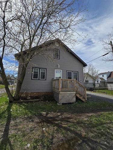 1241 Wellington St, Sault Ste Marie, ON - Outdoor