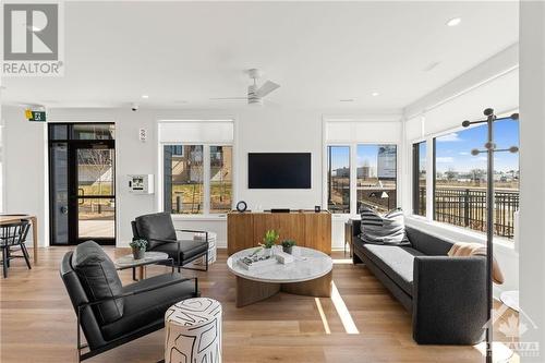 655 Wanaki Road Unit#101, Ottawa, ON - Indoor Photo Showing Living Room