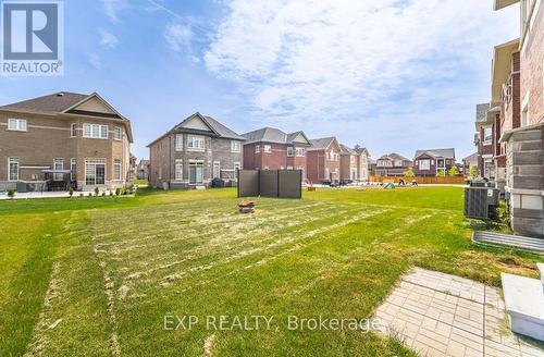 Bsmnt - 76 Rosewell Crescent, Halton Hills, ON - Outdoor