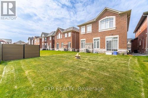 Bsmnt - 76 Rosewell Crescent, Halton Hills, ON - Outdoor