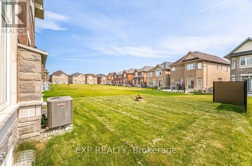 Bsmnt - 76 Rosewell Crescent, Halton Hills, ON - Outdoor