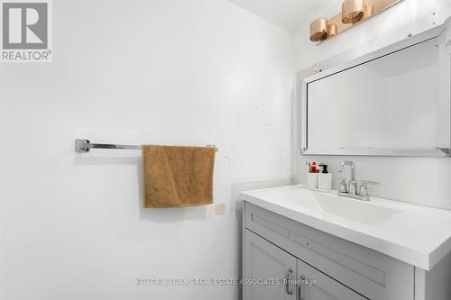 1402 - 4 Kings Cross Road, Brampton, ON - Indoor Photo Showing Bathroom