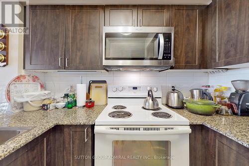 407 - 1070 Sheppard Avenue W, Toronto, ON - Indoor Photo Showing Kitchen