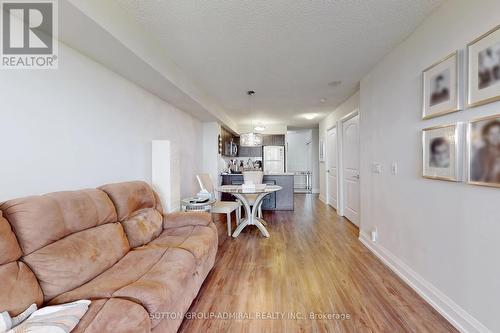 407 - 1070 Sheppard Avenue W, Toronto, ON - Indoor Photo Showing Living Room