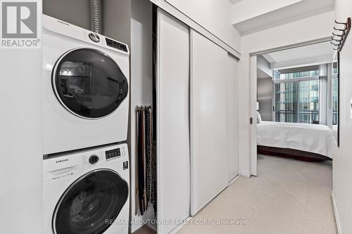 2503 - 225 Webb Drive, Mississauga, ON - Indoor Photo Showing Laundry Room