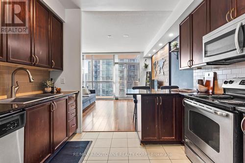 2503 - 225 Webb Drive, Mississauga, ON - Indoor Photo Showing Kitchen With Double Sink