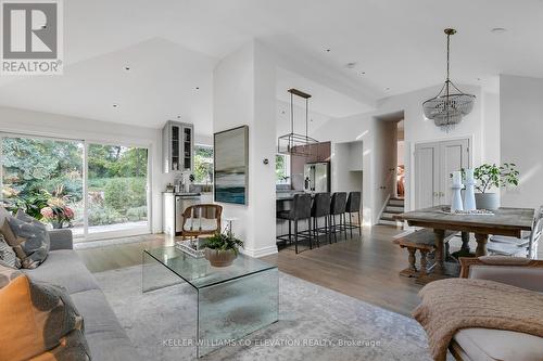 4 Pinehurst Crescent, Toronto, ON - Indoor Photo Showing Living Room