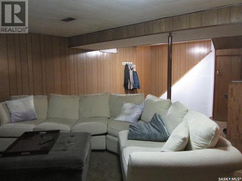 914 Arlington Avenue, Saskatoon, SK - Indoor Photo Showing Living Room