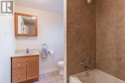 8090 Post Road, Niagara Falls (213 - Ascot), ON - Indoor Photo Showing Bathroom