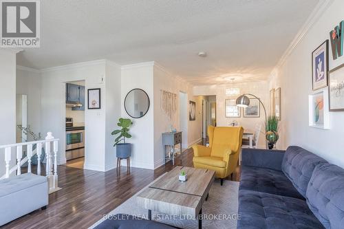 8090 Post Road, Niagara Falls (213 - Ascot), ON - Indoor Photo Showing Living Room