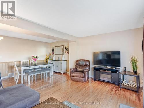 7 - 145 Rice Avenue, Hamilton, ON - Indoor Photo Showing Living Room