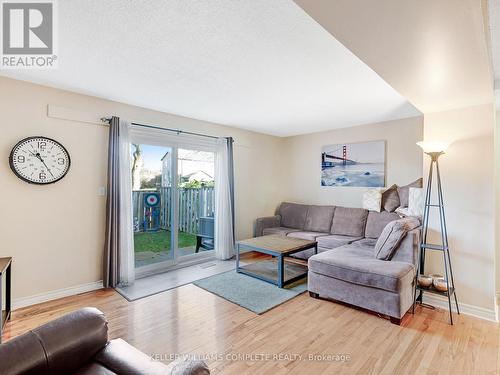 7 - 145 Rice Avenue, Hamilton, ON - Indoor Photo Showing Living Room