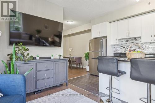 311 - 90 Charlton Avenue W, Hamilton, ON - Indoor Photo Showing Kitchen