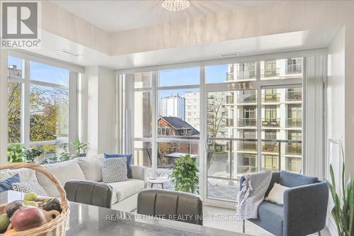 311 - 90 Charlton Avenue W, Hamilton, ON - Indoor Photo Showing Living Room