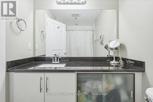 311 - 90 Charlton Avenue W, Hamilton, ON - Indoor Photo Showing Bathroom