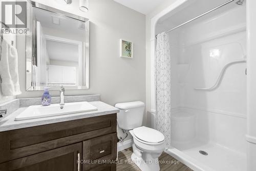 457 Spencer Street, Woodstock, ON - Indoor Photo Showing Bathroom