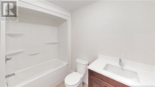 18 Elmwood Drive, Hampton, NB - Indoor Photo Showing Bathroom