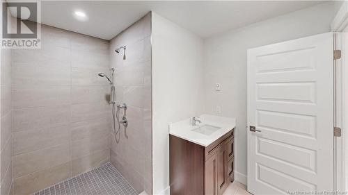 18 Elmwood Drive, Hampton, NB - Indoor Photo Showing Bathroom