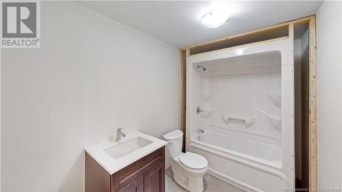 18 Elmwood Drive, Hampton, NB - Indoor Photo Showing Bathroom